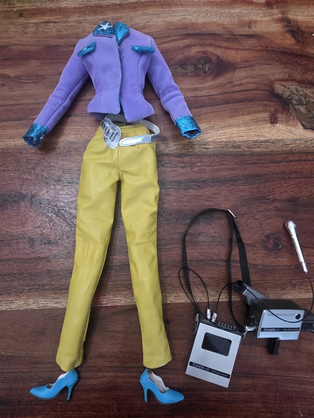 Video Montgomery Collectable Doll CLOTHES . JEM AND THE HOLOGRAMS Integrity Toys